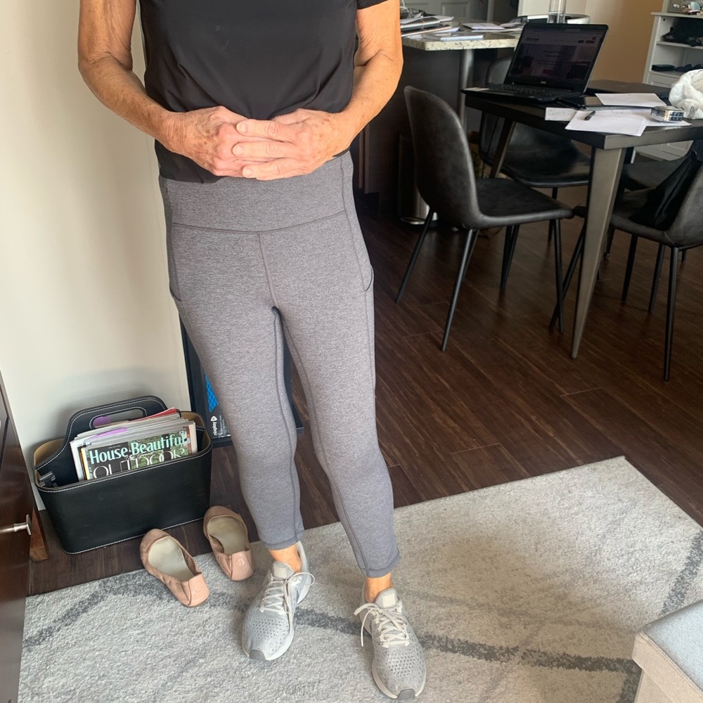 Gray lululemon cropped pants great condition